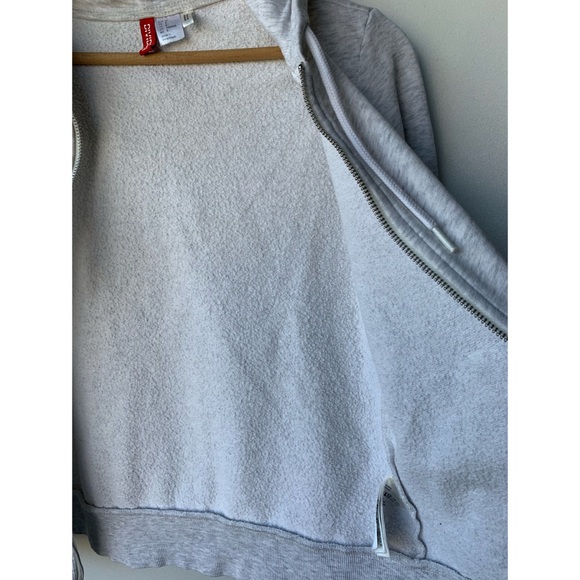 Small, H & M, light grey zip up hooded sweater - Picture 11 of 13